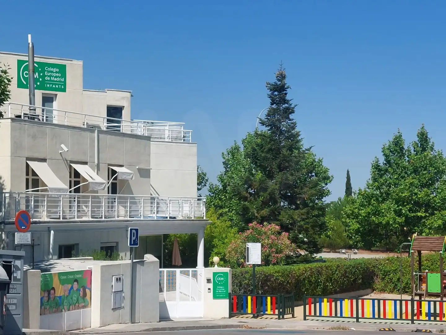 Vista exterior de Local en venta en Las Rozas de Madrid