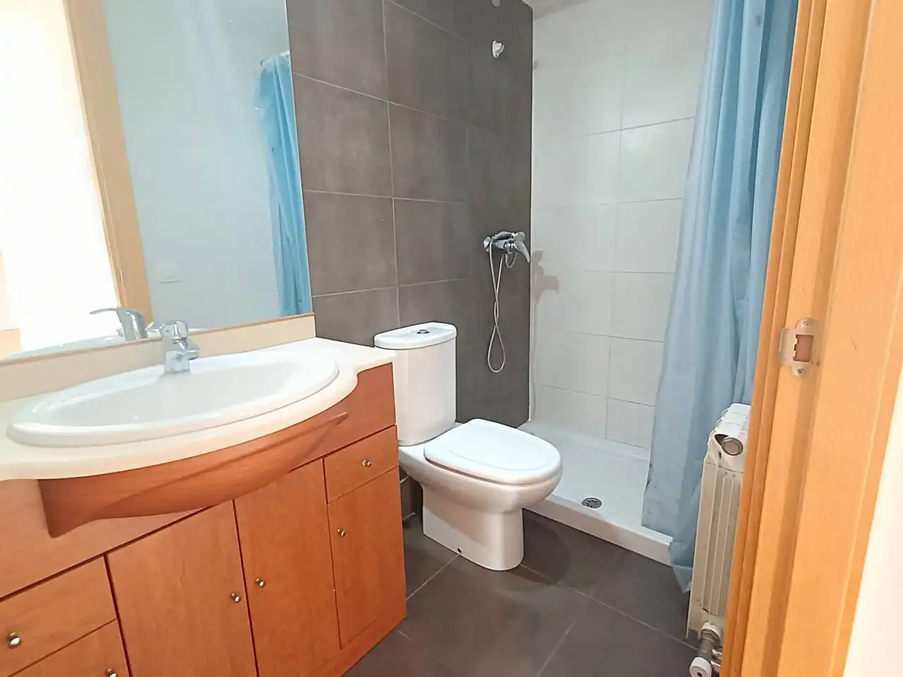 Bathroom of Flat for sale in Vic  with Heating, Parquet flooring and Balcony
