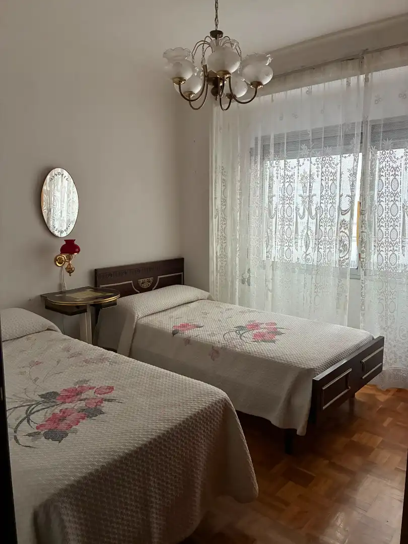 Habitación de Piso en venta en Zaragoza con Calefacción, Amueblado y Horno
