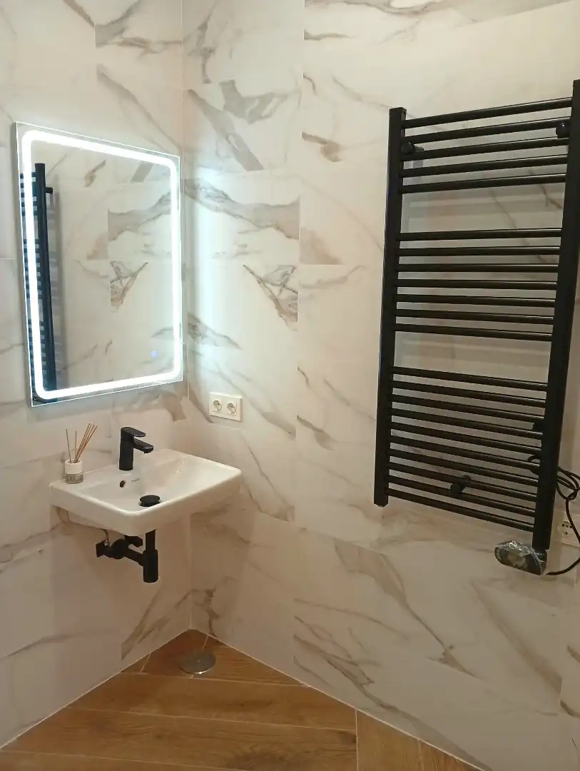 Badezimmer von Wohnungen zum Verkauf in Gijón  mit Heizung, Ofen und Waschmaschine