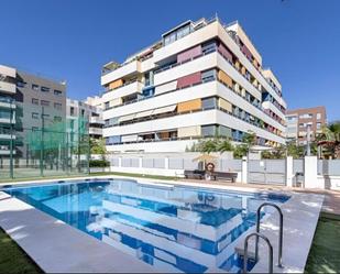 Piscina de Apartament en venda en  Granada Capital amb Aire condicionat, Calefacció i Jardí privat