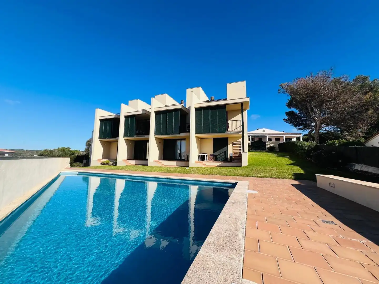 Vista exterior de Casa o xalet en venda en Maó amb Aire condicionat, Jardí privat i Terrassa