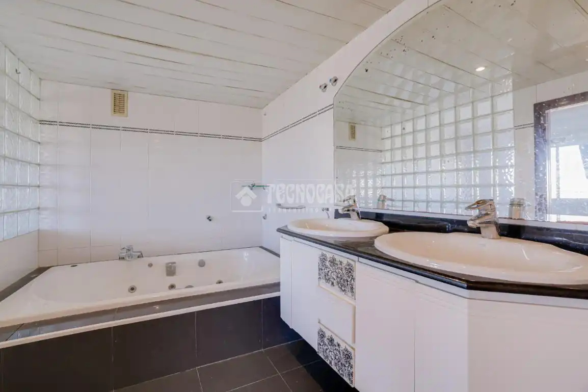Baño de Piso en venta en Sant Boi de Llobregat con Calefacción, Parquet y Balcón