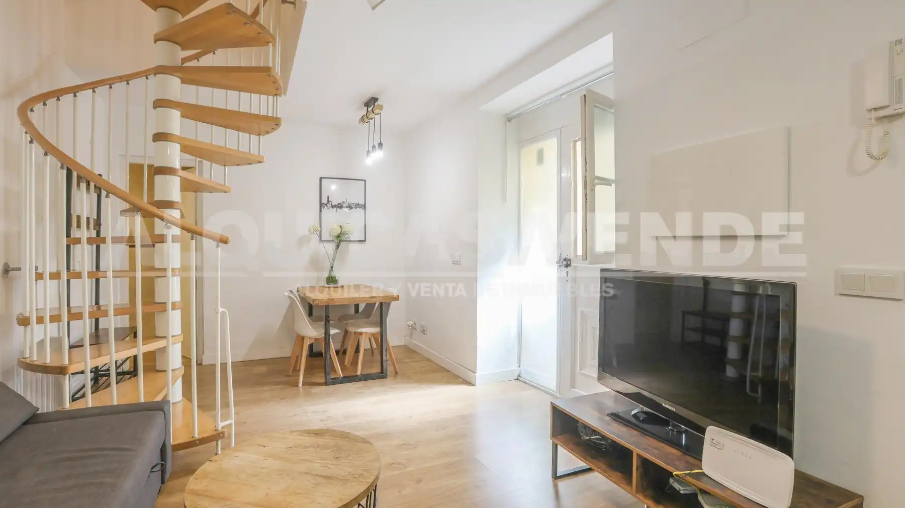 Sala de estar de Dúplex en venta en Sevilla con Aire acondicionado y Amueblado