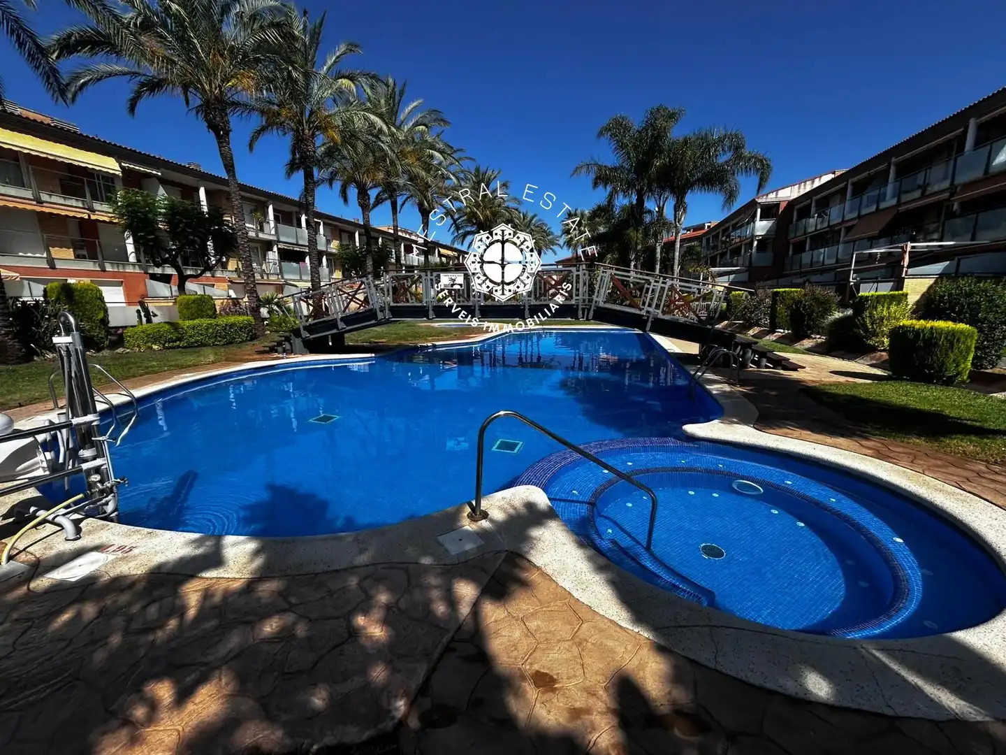 Piscina de Pis en venda en Cambrils amb Aire condicionat, Terrassa i Piscina