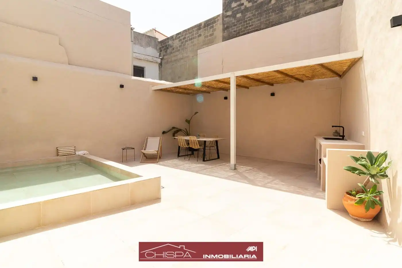 Casa con piscina in vendita a Casco Urbano