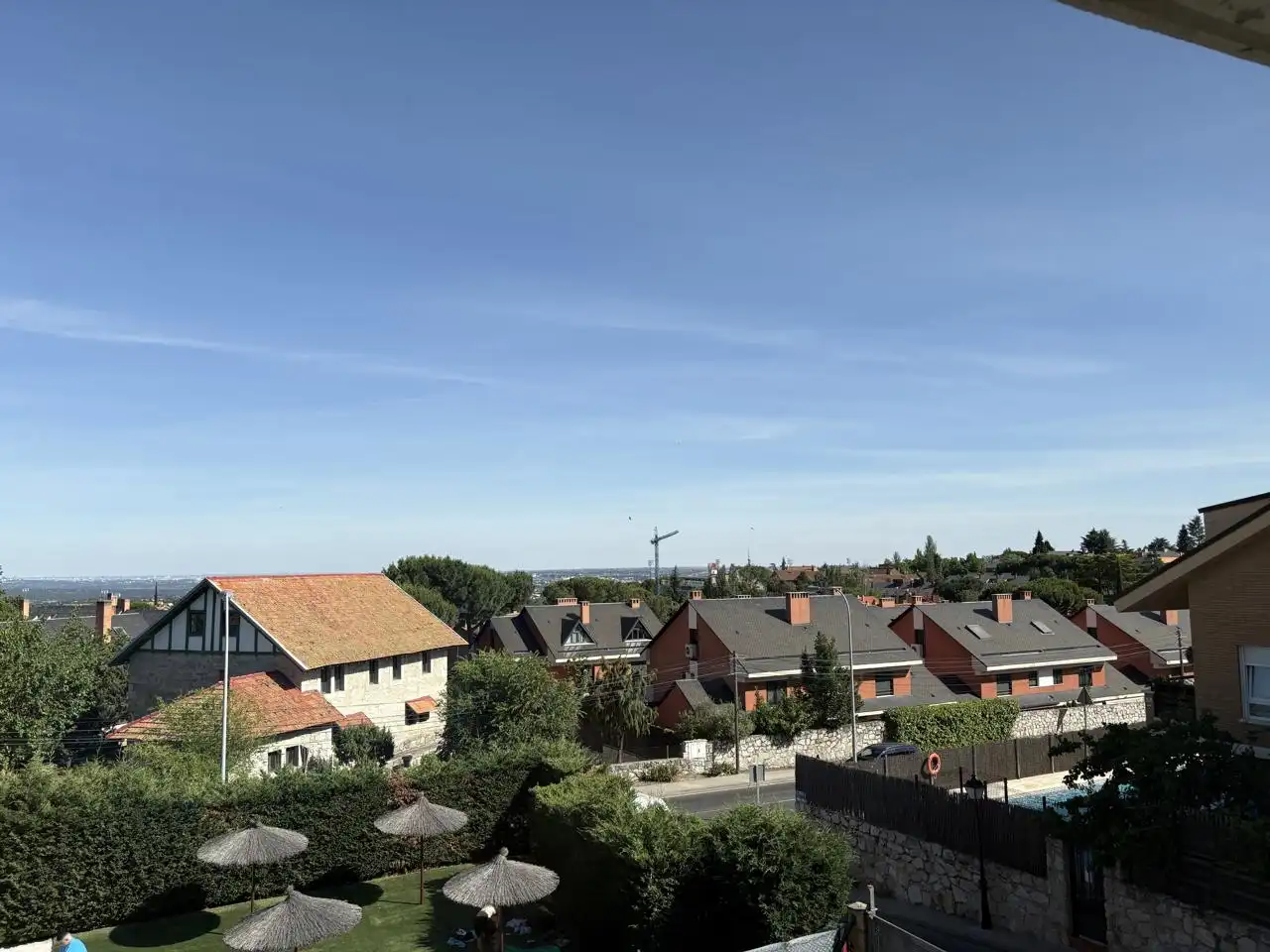 Außenansicht von Maisonette zur Miete in Torrelodones mit Klimaanlage, Heizung und Terrasse