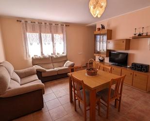 Sala d'estar de Casa adosada en venda en La Ginebrosa amb Terrassa
