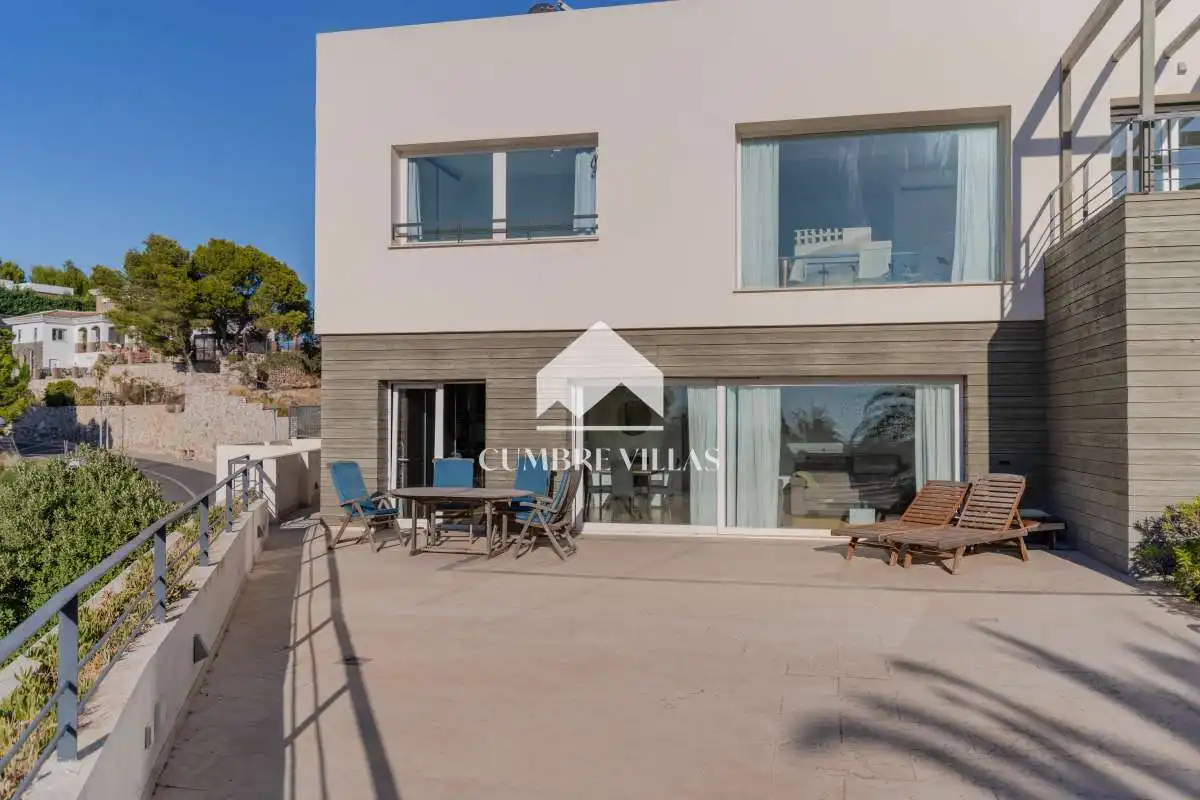 Terrassa de Casa o xalet en venda en La Herradura