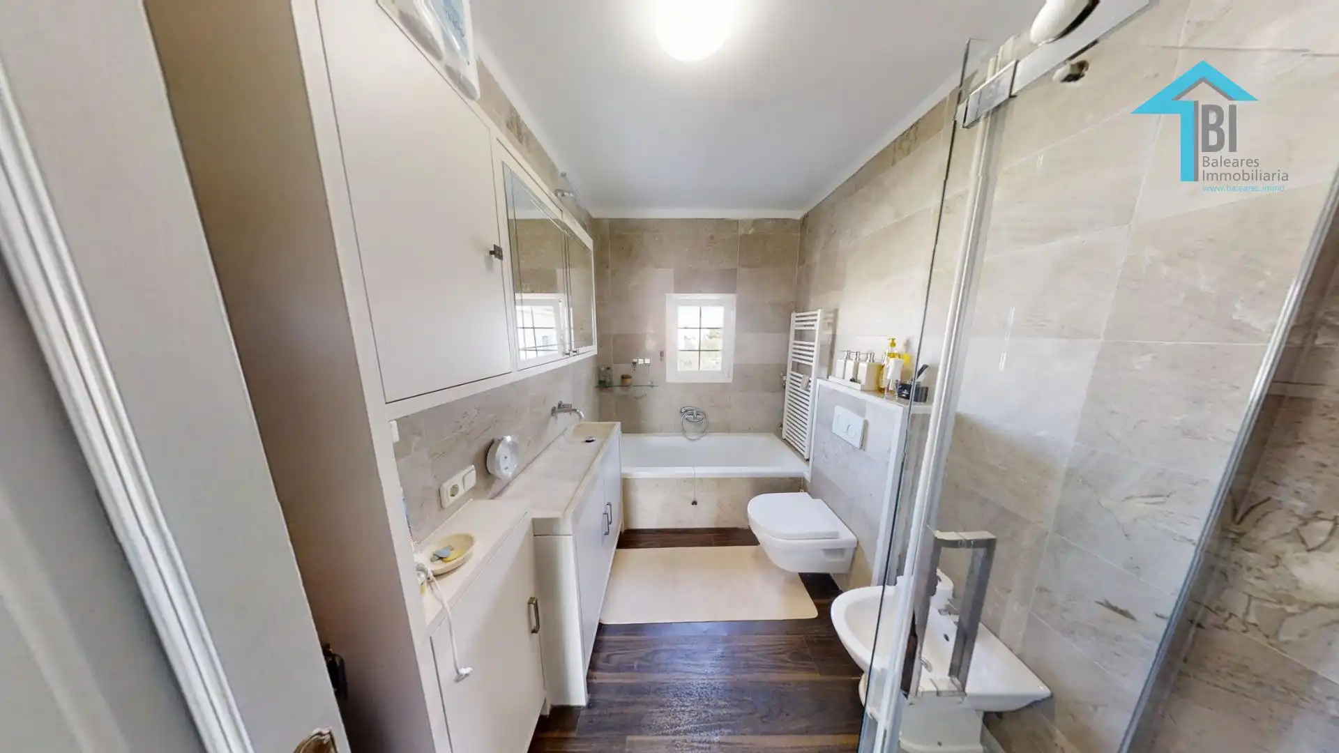 Badezimmer von Wohnungen zum Verkauf in Manacor mit Klimaanlage, Parkett und Terrasse