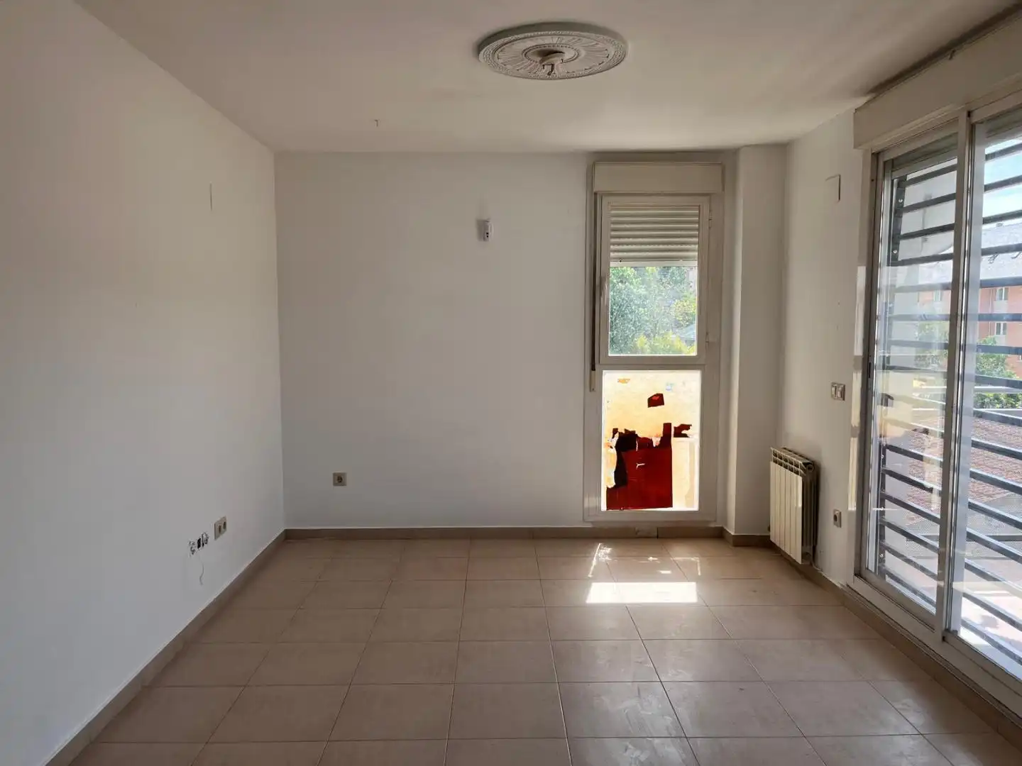 Sala d'estar de Pis en venda en Sabiñánigo amb Terrassa i Traster