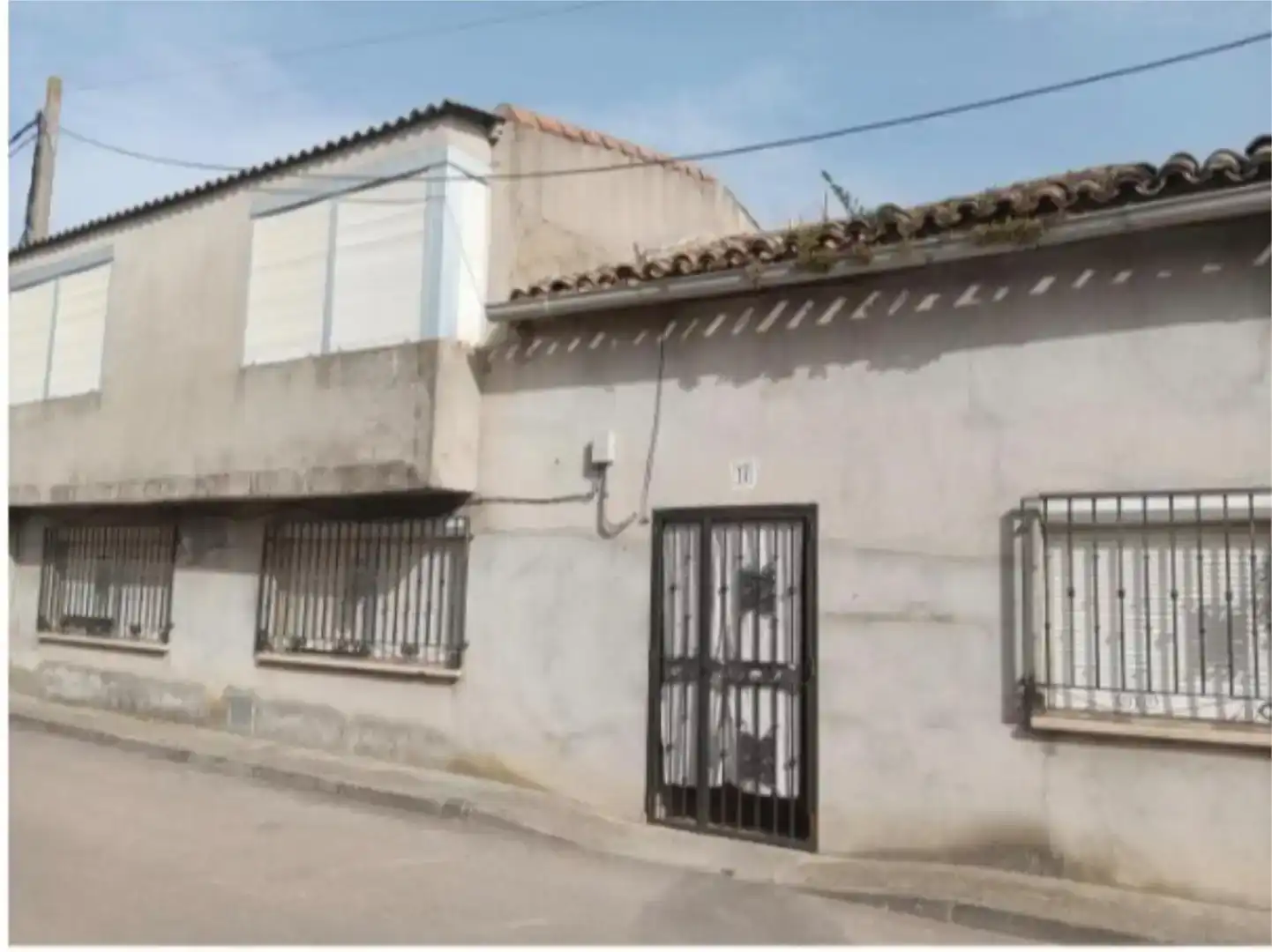 Vista exterior de Casa adosada en venda en Cazalegas
