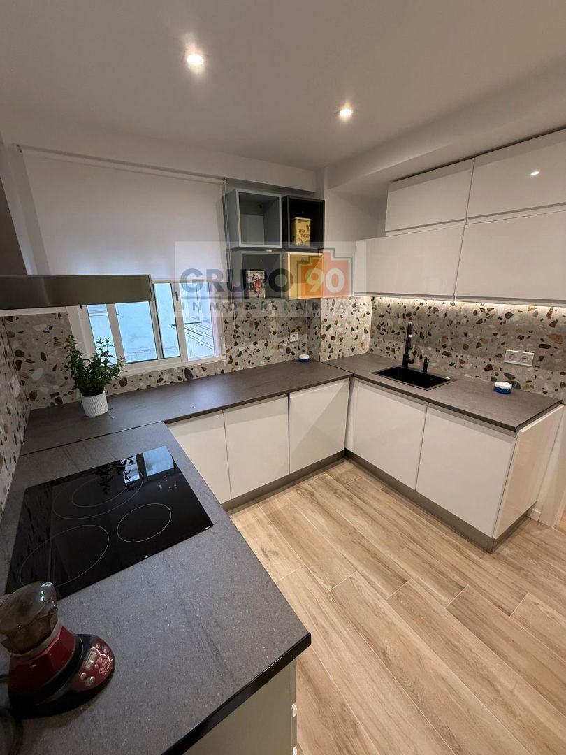 Kitchen of Flat for sale in  Valencia Capital  with Air Conditioner