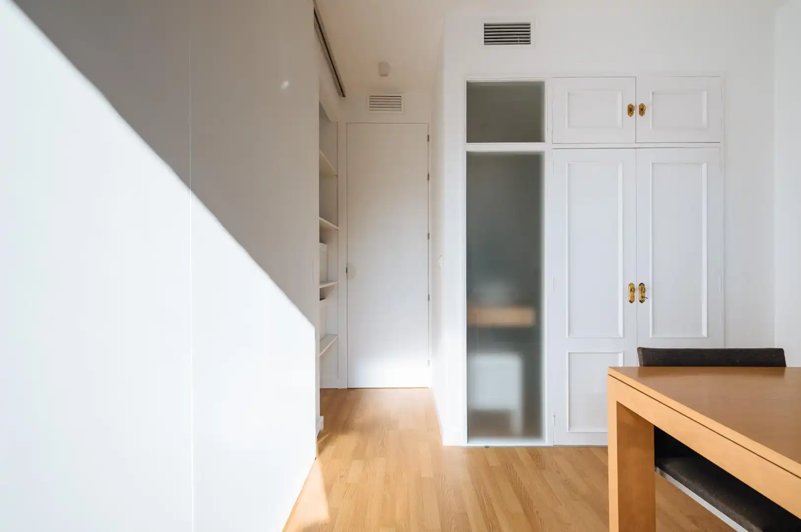 Flat for rent in Sevilla  with Air Conditioner and Furnished