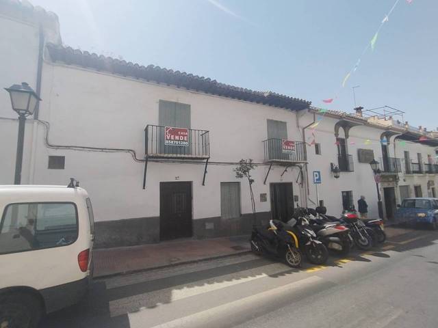 Casa-chalet en Venta en Calle real en Huétor Vega