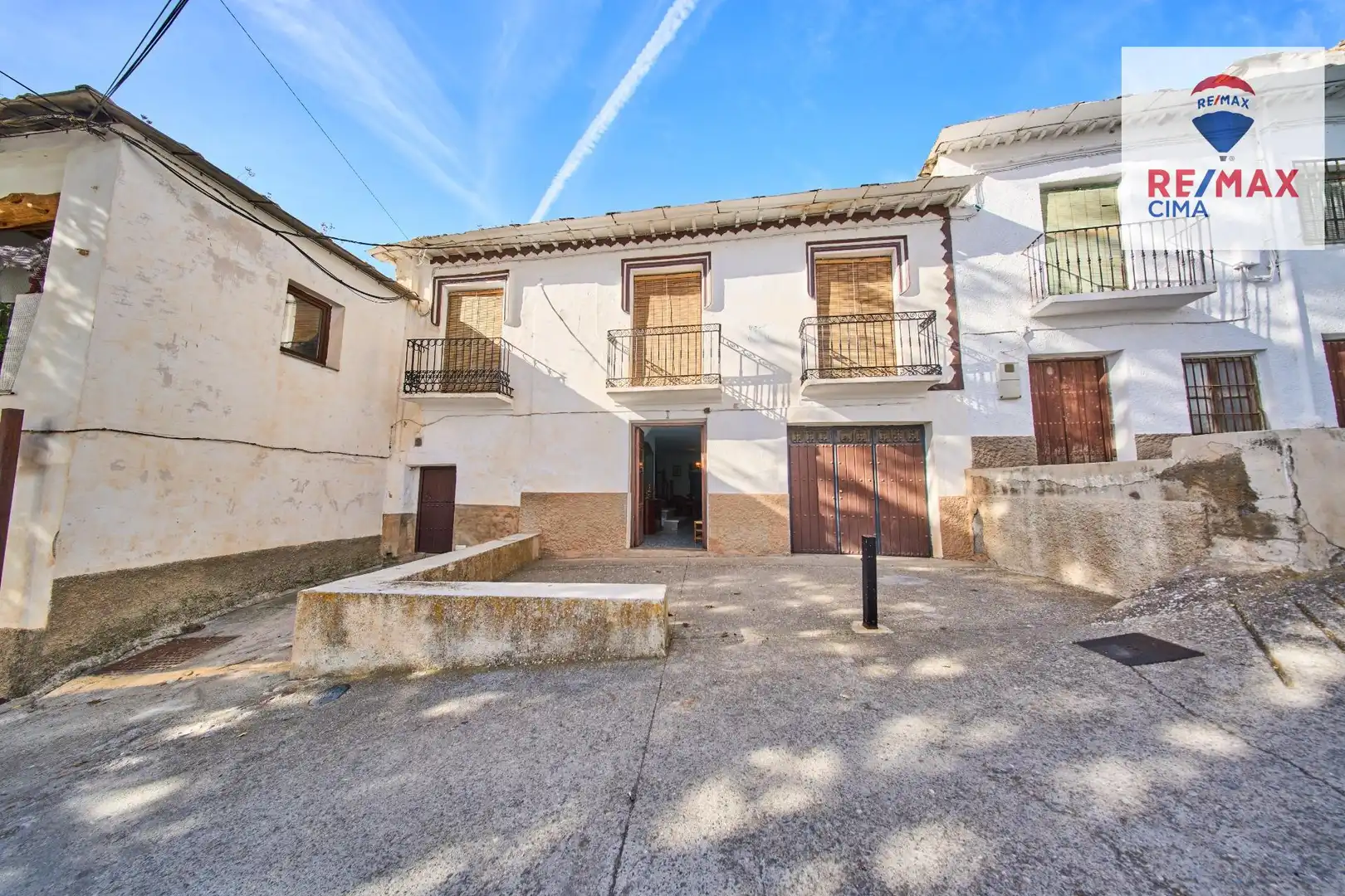 Vista exterior de Casa o xalet en venda en Busquístar amb Terrassa, Traster i Balcó