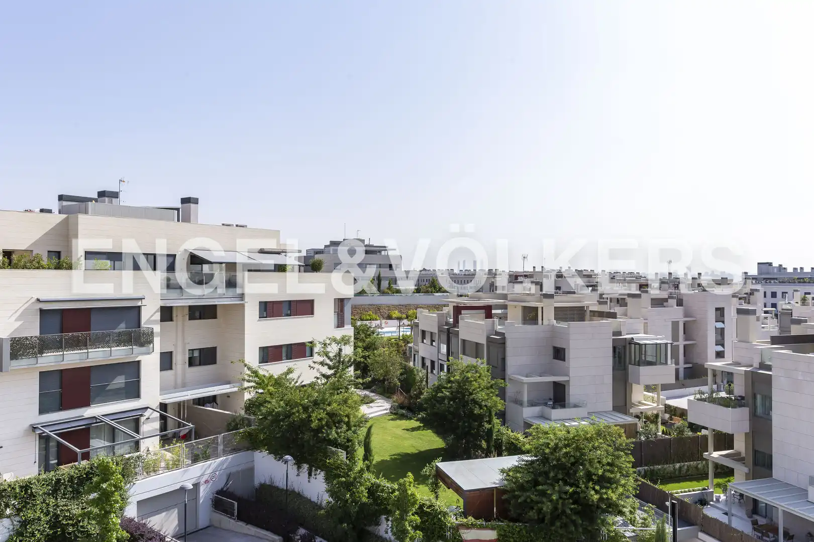 Vista exterior de Ático de alquiler en Madrid con Aire acondicionado, Calefacción y Terraza