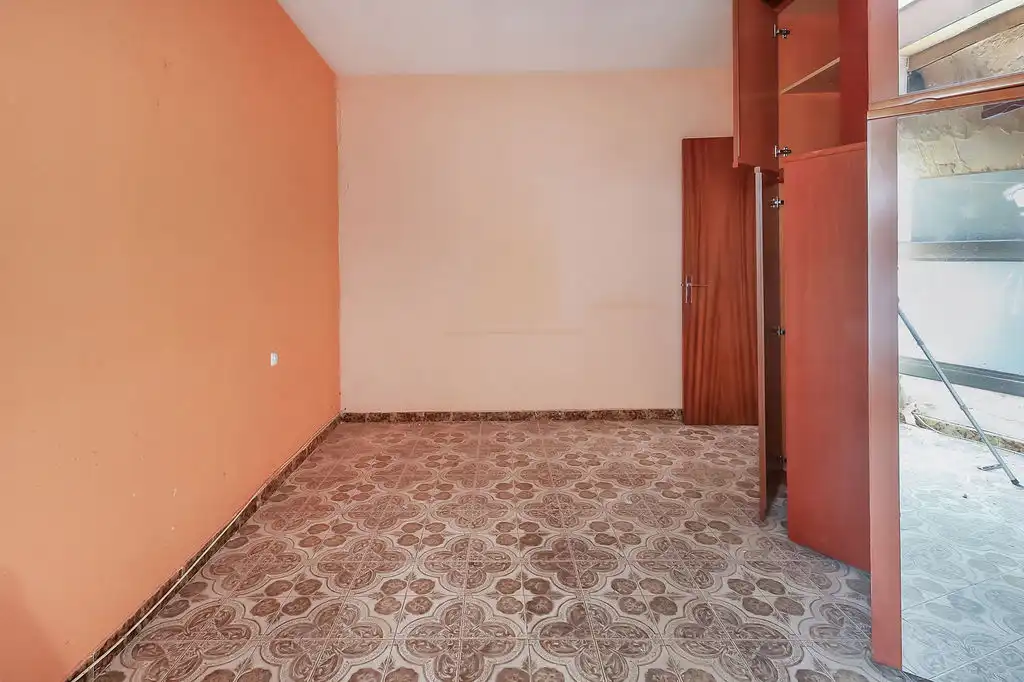 Schlafzimmer von Gebäude zum Verkauf in Sabadell