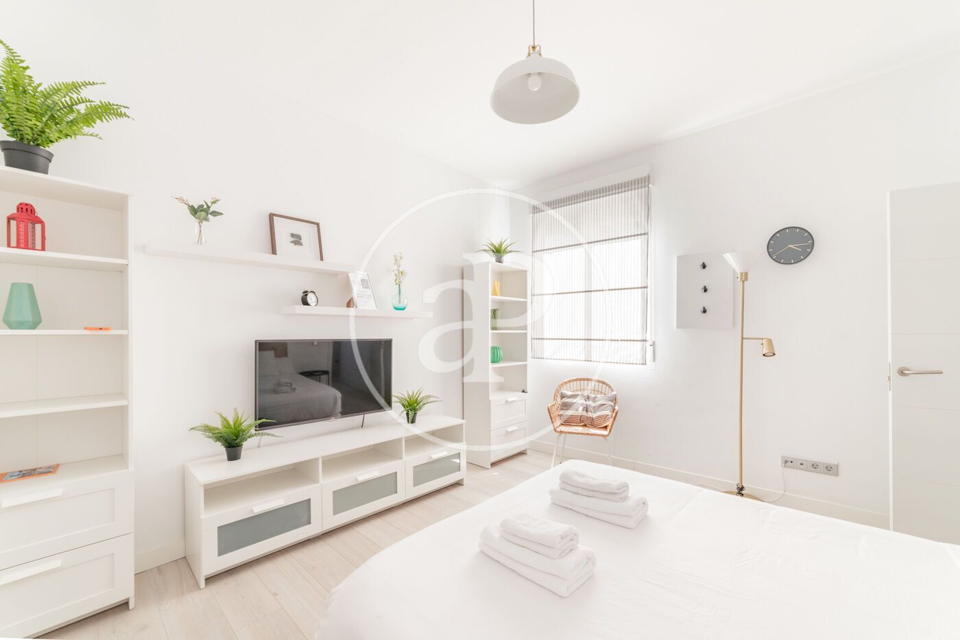 Habitación de Piso de alquiler en  Madrid Capital con Aire acondicionado, Calefacción y Amueblado