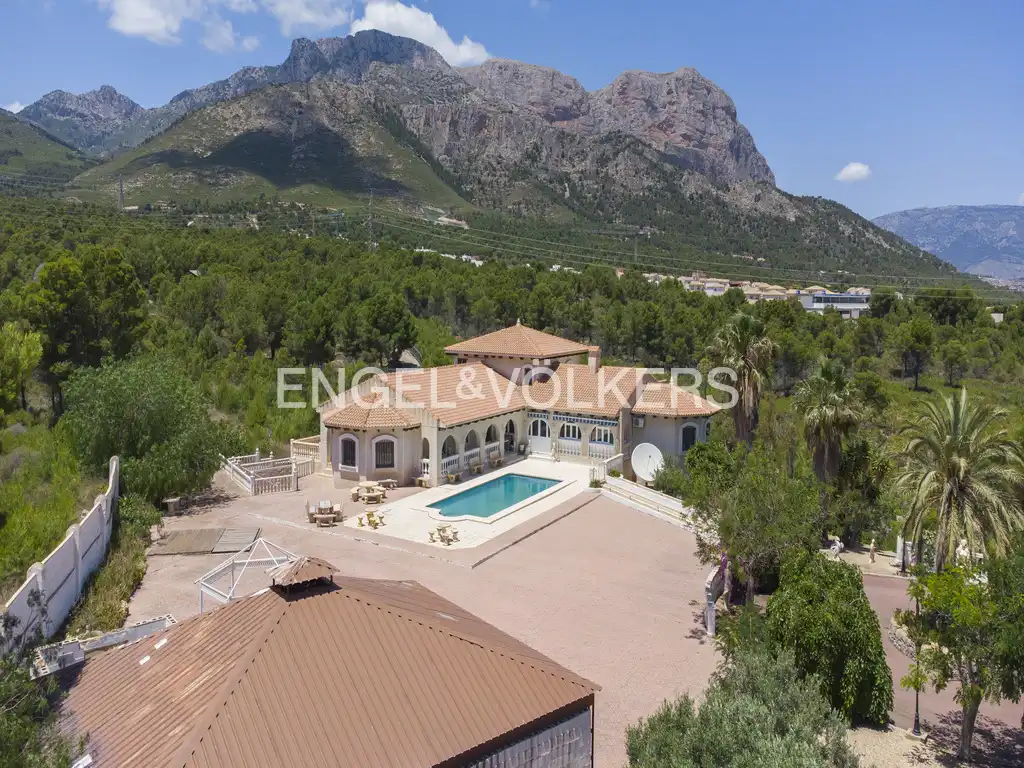 Haus mit Pool zum Verkauf in Montebello - Nou Espai