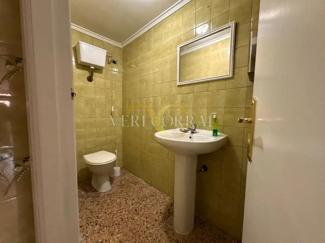 Local comercial en venda a Calle Favila 1, imagen 8