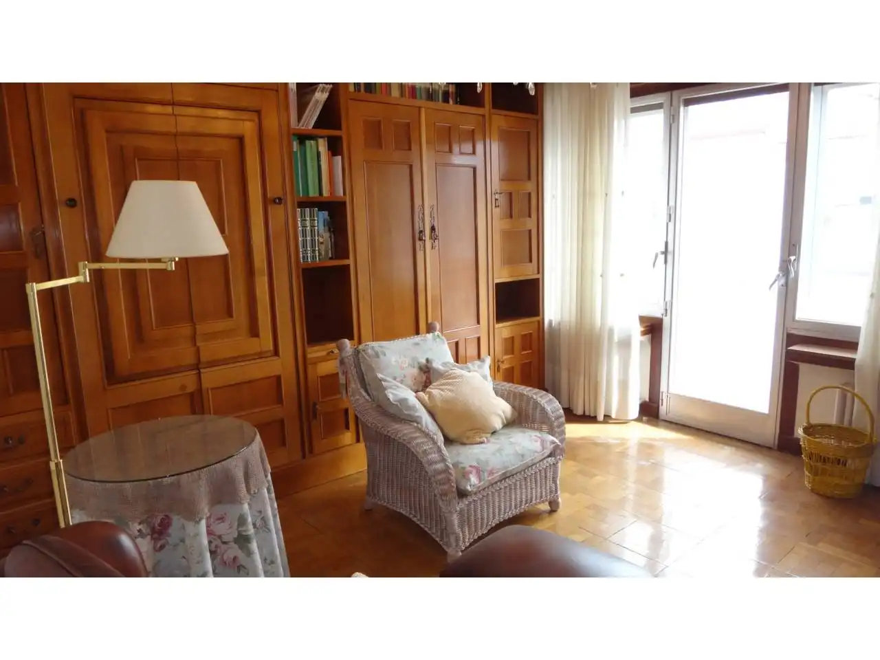 Sala de estar de Piso en venta en  Pamplona / Iruña con Calefacción, Parquet y Trastero