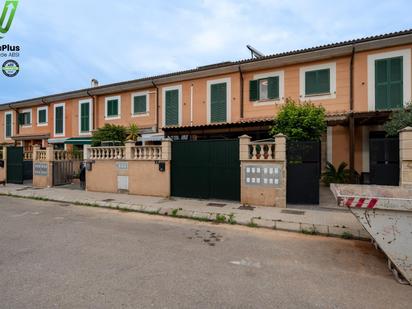 Vista exterior de Casa adosada en venda en  Palma de Mallorca amb Calefacció, Jardí privat i Terrassa