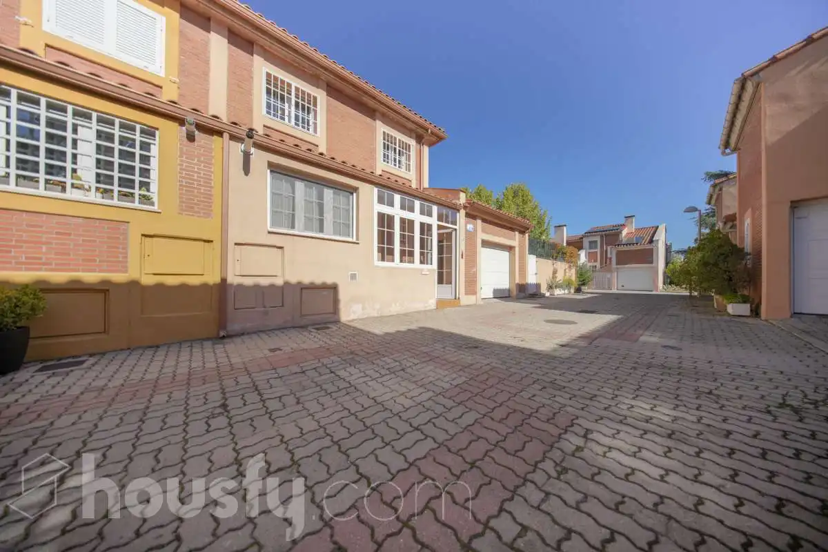 Vista exterior de Dúplex en venda en Moncloa - Aravaca