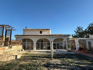 Detached house with balcony for sale in Gargasindi - Garduix - Colina del Sol