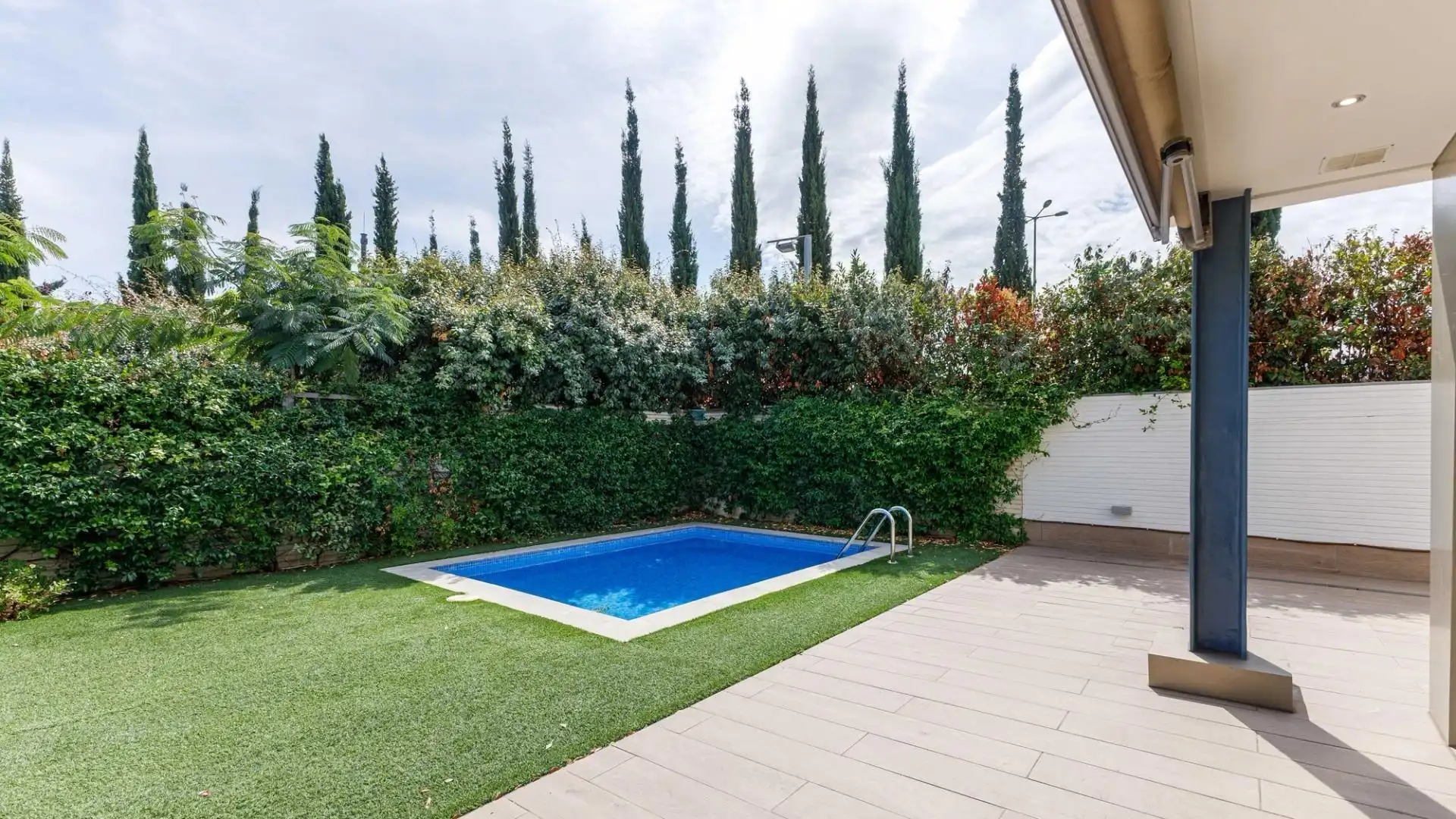 Piscina de Casa o chalet de alquiler en Sabadell con Aire acondicionado, Calefacción y Jardín privado