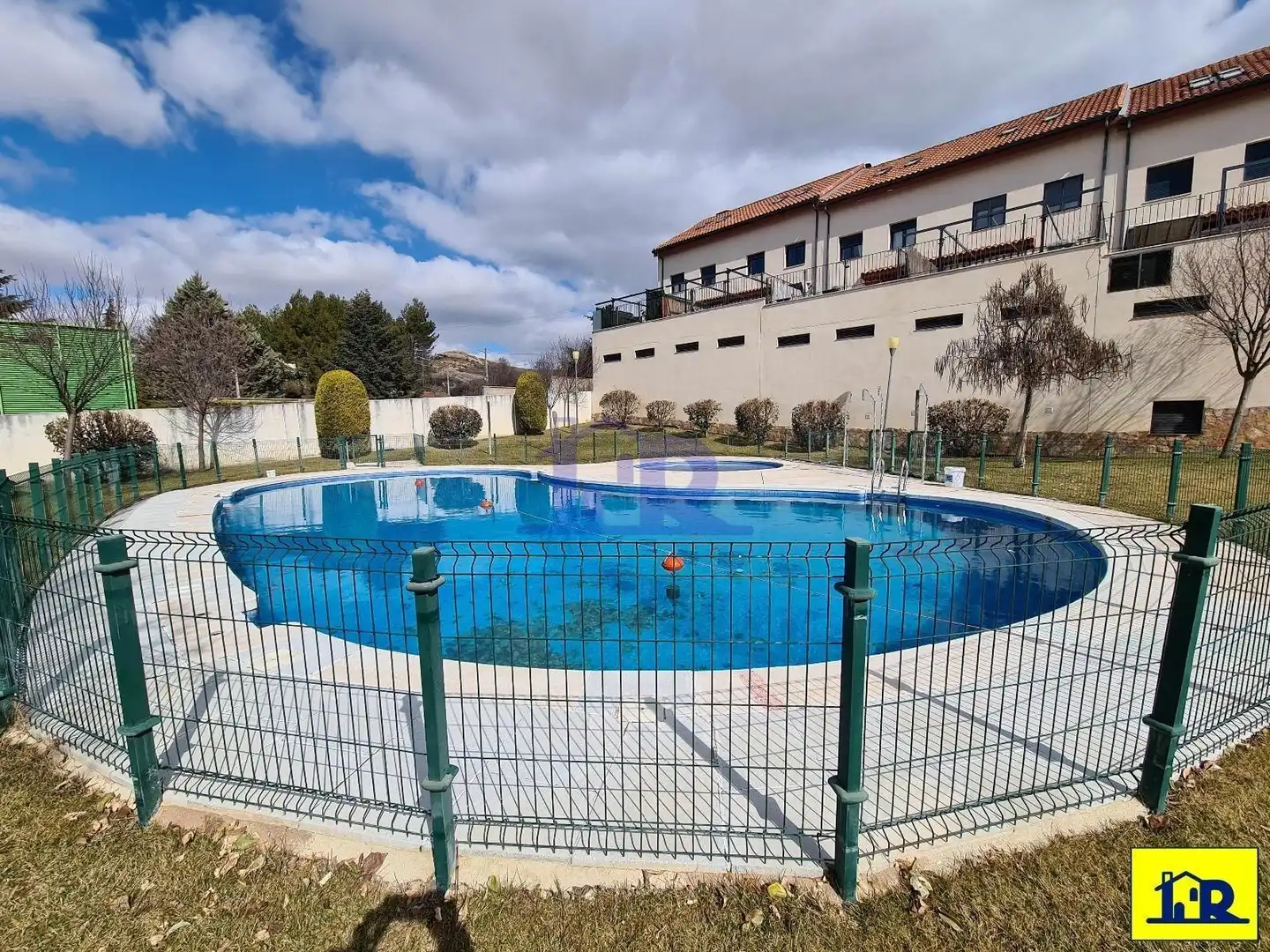 Piscina de Piso en venta en Chillarón de Cuenca con Aire acondicionado, Calefacción y Parquet
