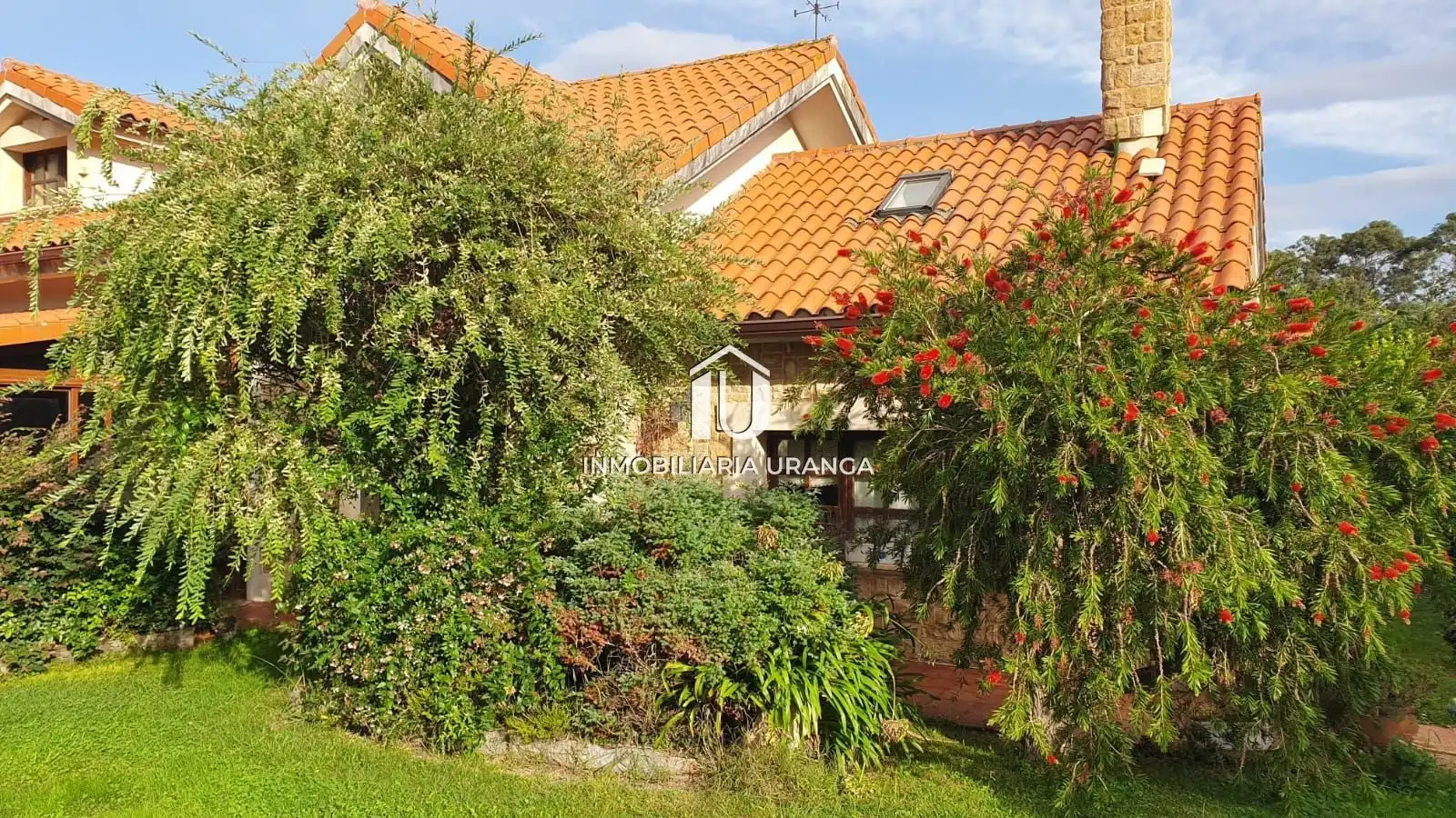Vista exterior de Casa o xalet en venda en Ribamontán al Mar amb Calefacció, Jardí privat i Terrassa