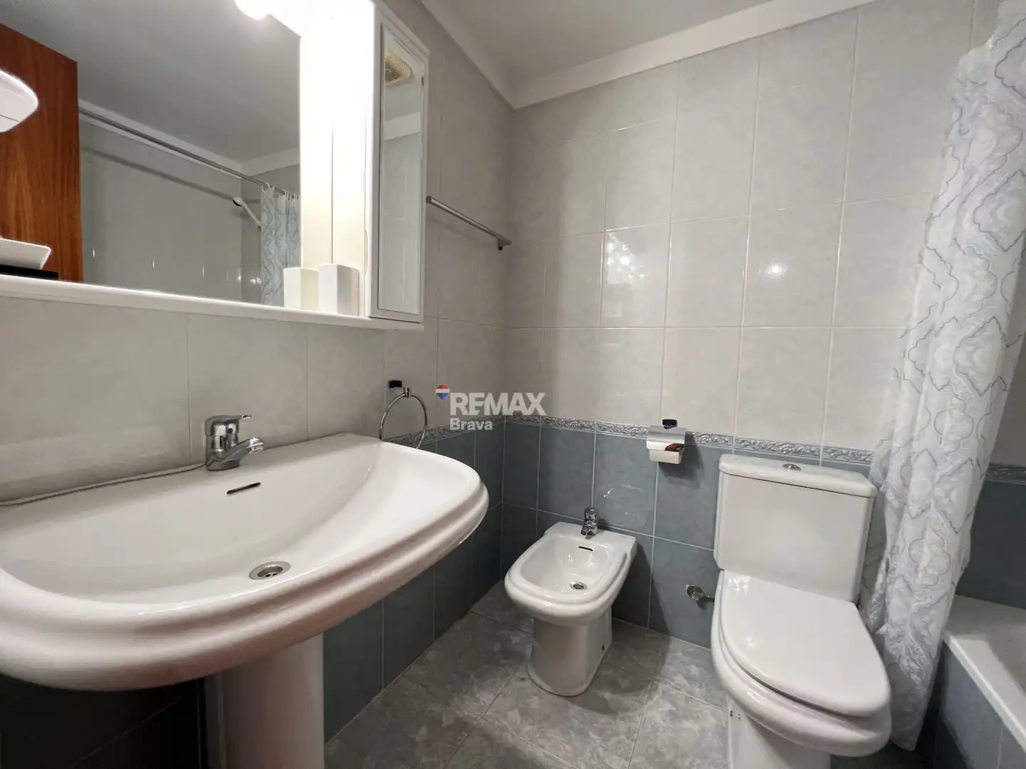 Bathroom of Ground floor for sale in Roses  with Private garden, Terrace and Swimming Pool