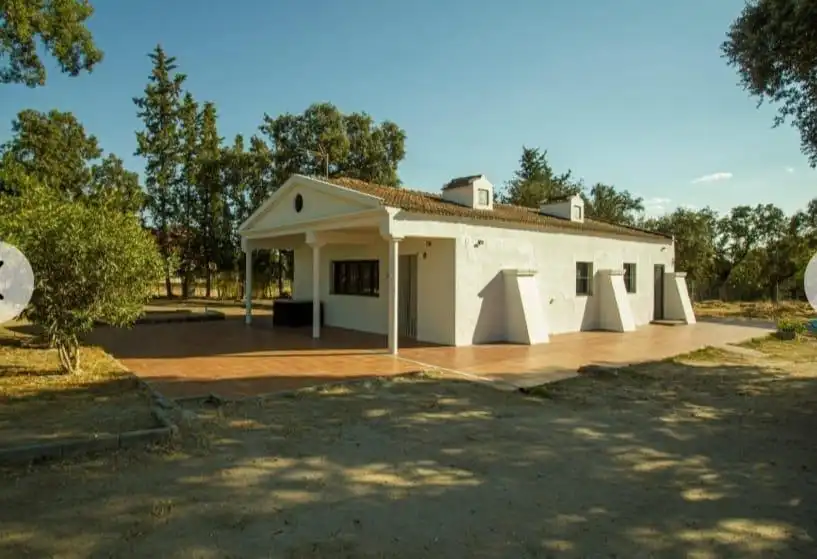 Vista exterior de Casa o chalet en venta en Badajoz con Jardín privado, Terraza y Piscina