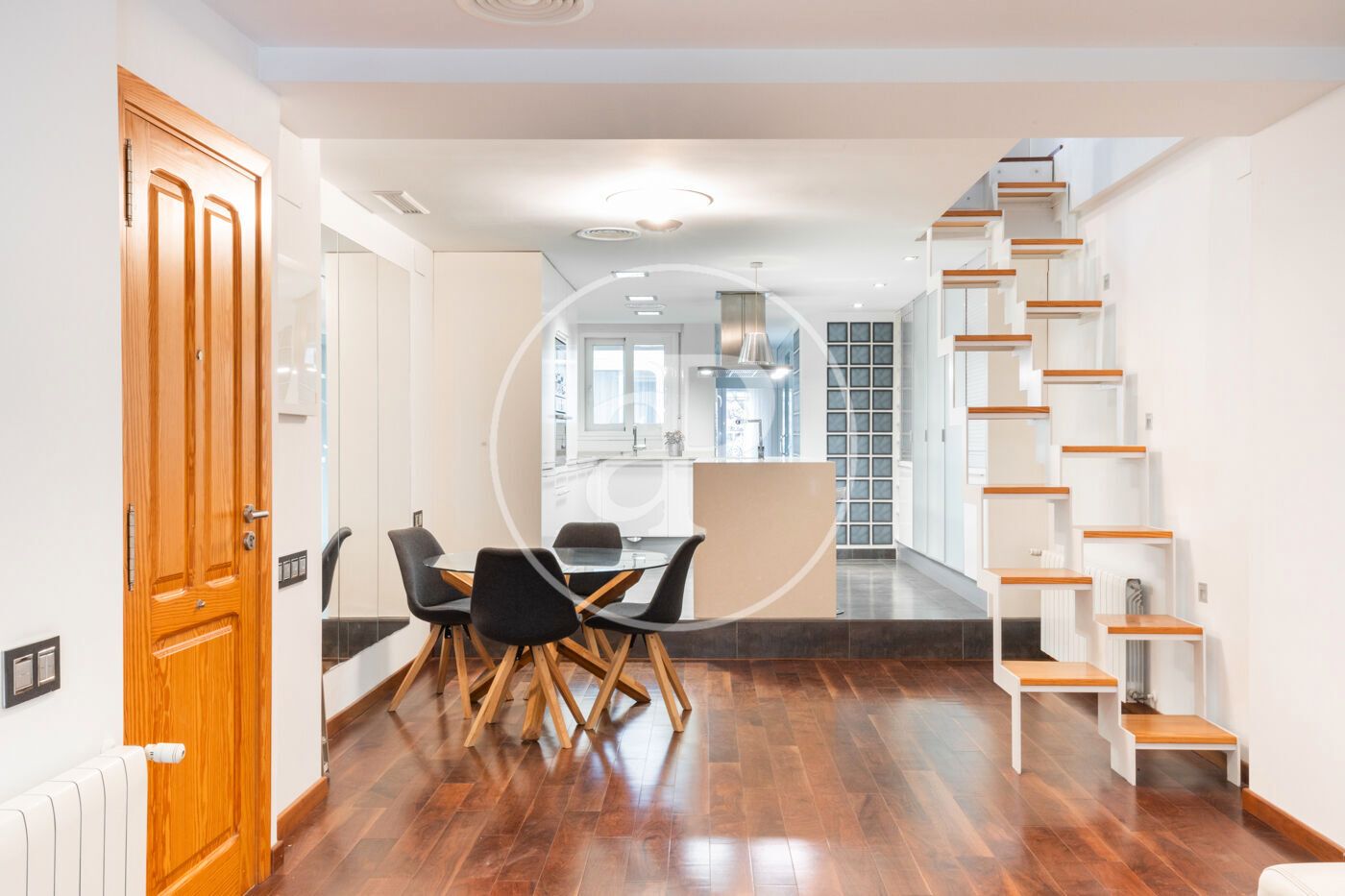 Single-family semi-detached to rent in C/ de la Reina, El Cabanyal - El Canyamelar