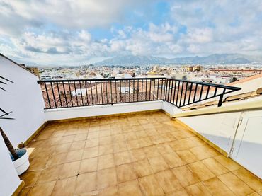 Ático con ascensor en venta en Calle Rioja 6