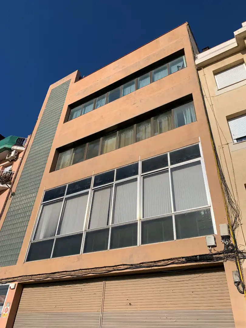Vista exterior de Oficina de alquiler en Gavà con Terraza, Trastero y Internet