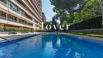 Exterior view of Attic for sale in  Barcelona Capital  with Air Conditioner, Heating and Terrace