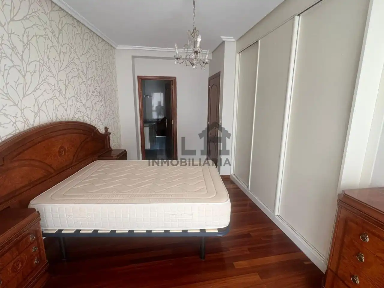 Bedroom of Flat for rent in Ourense Capital   with Heating, Parquet flooring and Furnished