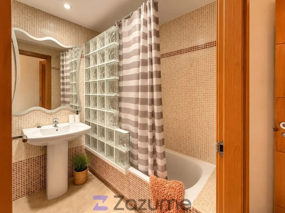 Baño de Piso de alquiler en Málaga con Aire acondicionado, Calefacción y Terraza