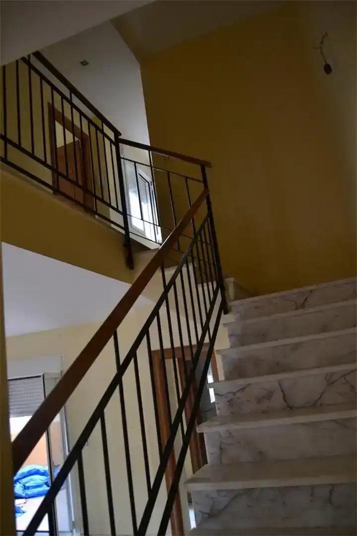 Casa adosada en venda en Fuerte del Rey amb Balcó
