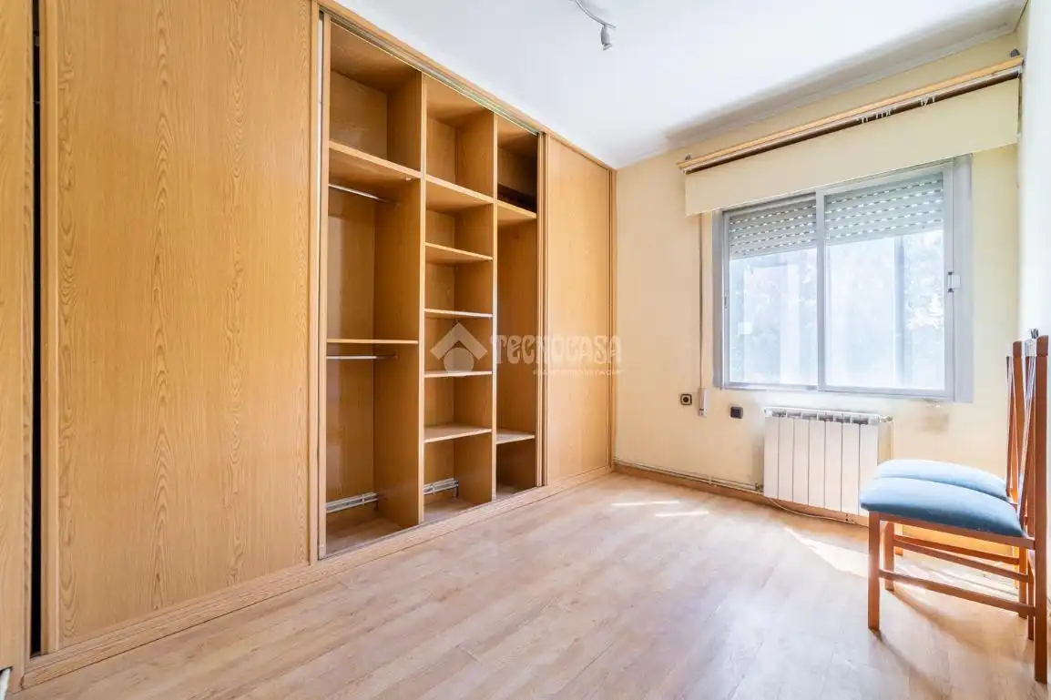 Habitación de Piso en venta en Madrid con Calefacción y Terraza