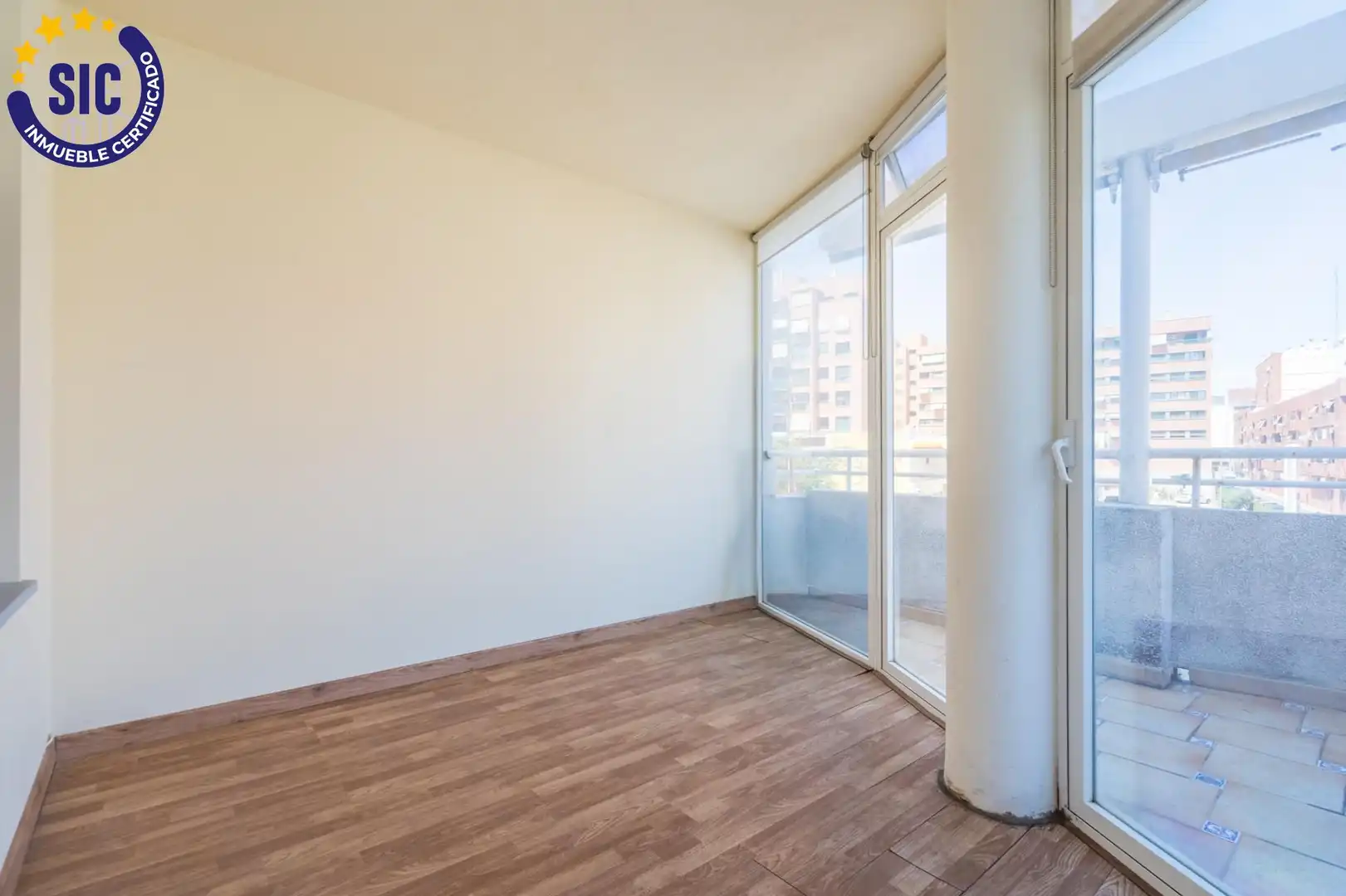 Habitación de Piso en venta en Valencia con Aire acondicionado, Calefacción y Terraza