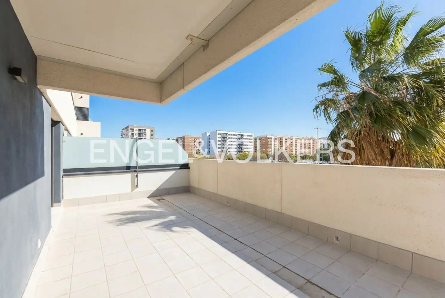 Terraza de Piso en venta en Valencia con Aire acondicionado, Calefacción y Piscina