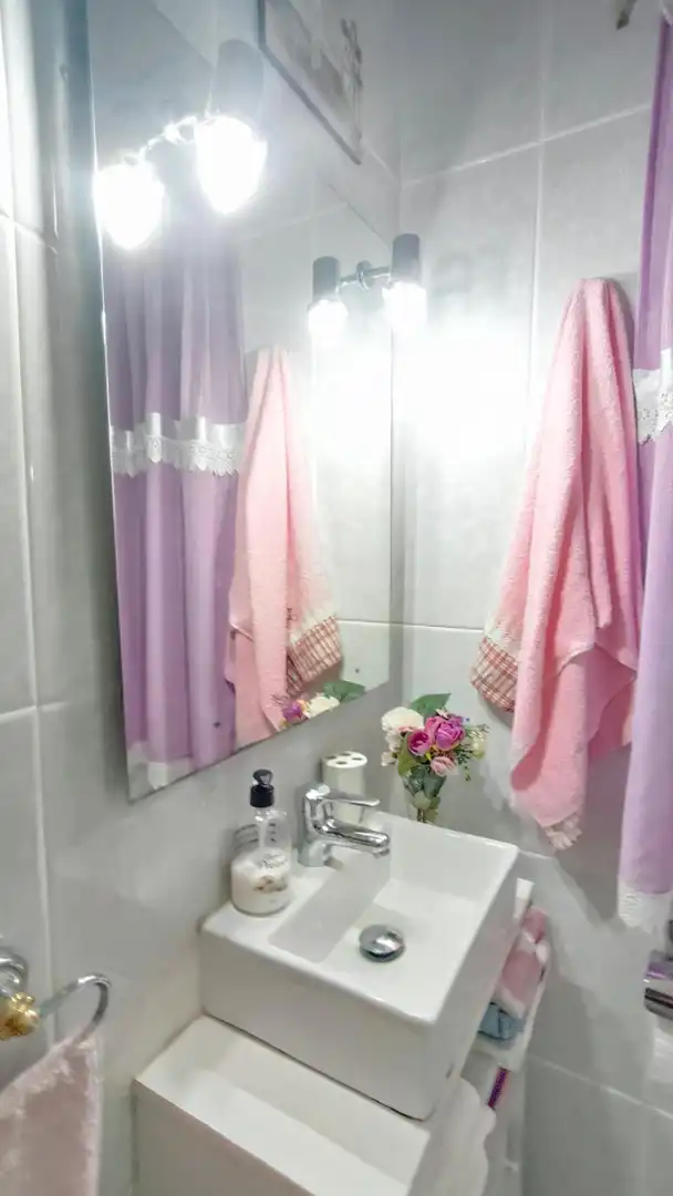 Baño de Piso de alquiler en Plasencia con Aire acondicionado, Terraza y Amueblado