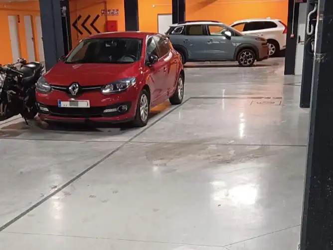 Aparcament de Garatge de lloguer en Sevilla
