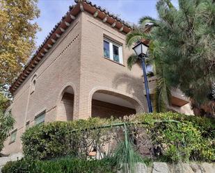 Exterior view of Single-family semi-detached for sale in Manzanares El Real  with Terrace