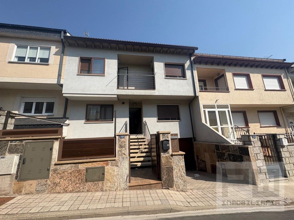 Exterior view of House or chalet to rent in Las Navas del Marqués 