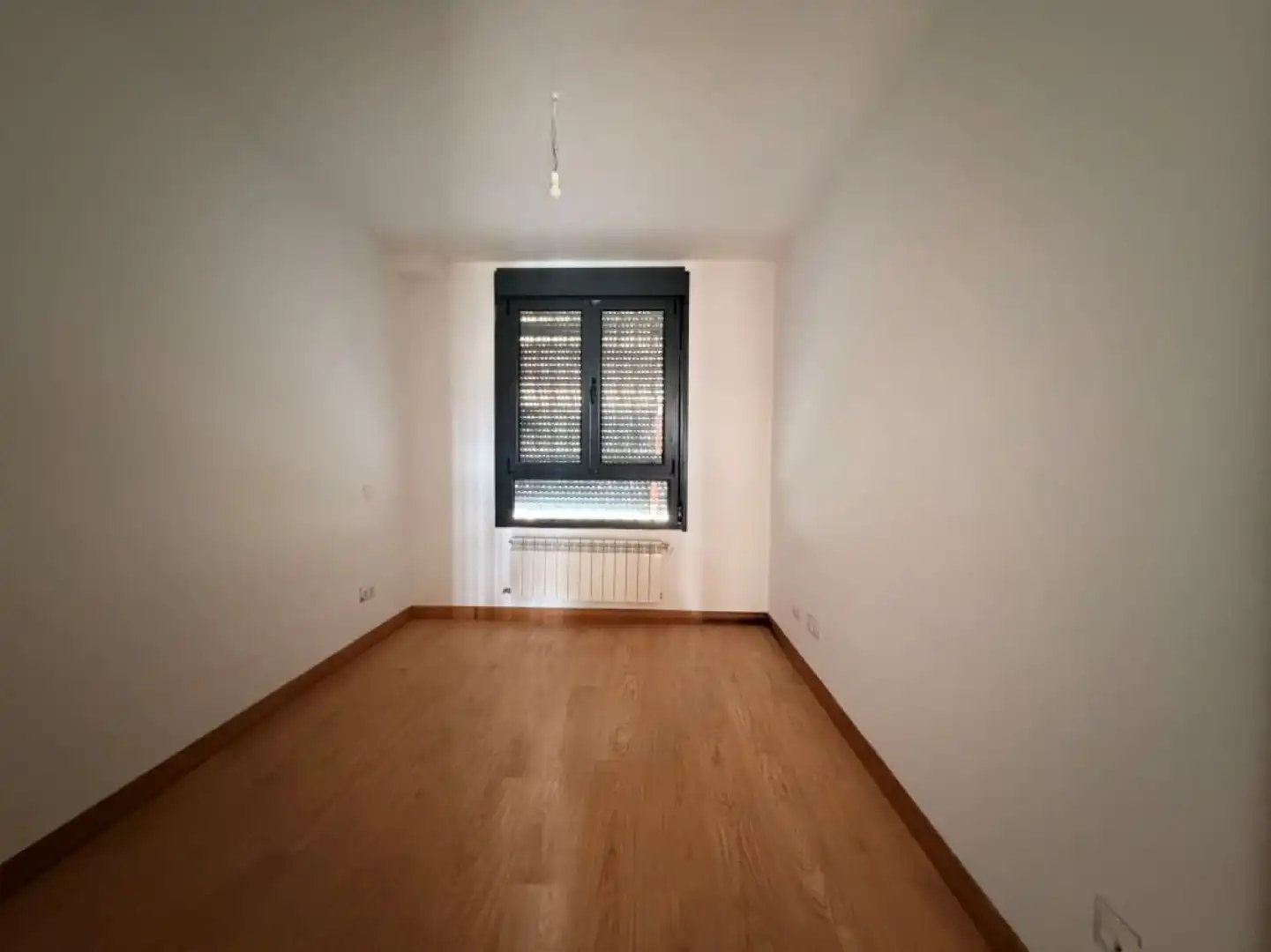 Habitación de Casa o chalet en venta en Torrelavega  con Calefacción, Jardín privado y Parquet