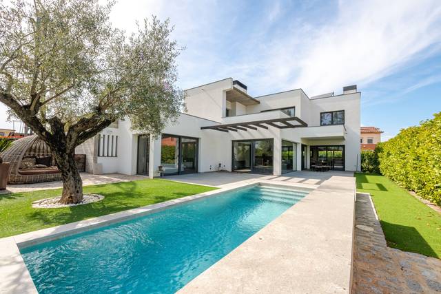 Casa-chalet en Venta en Cornellà del Terri